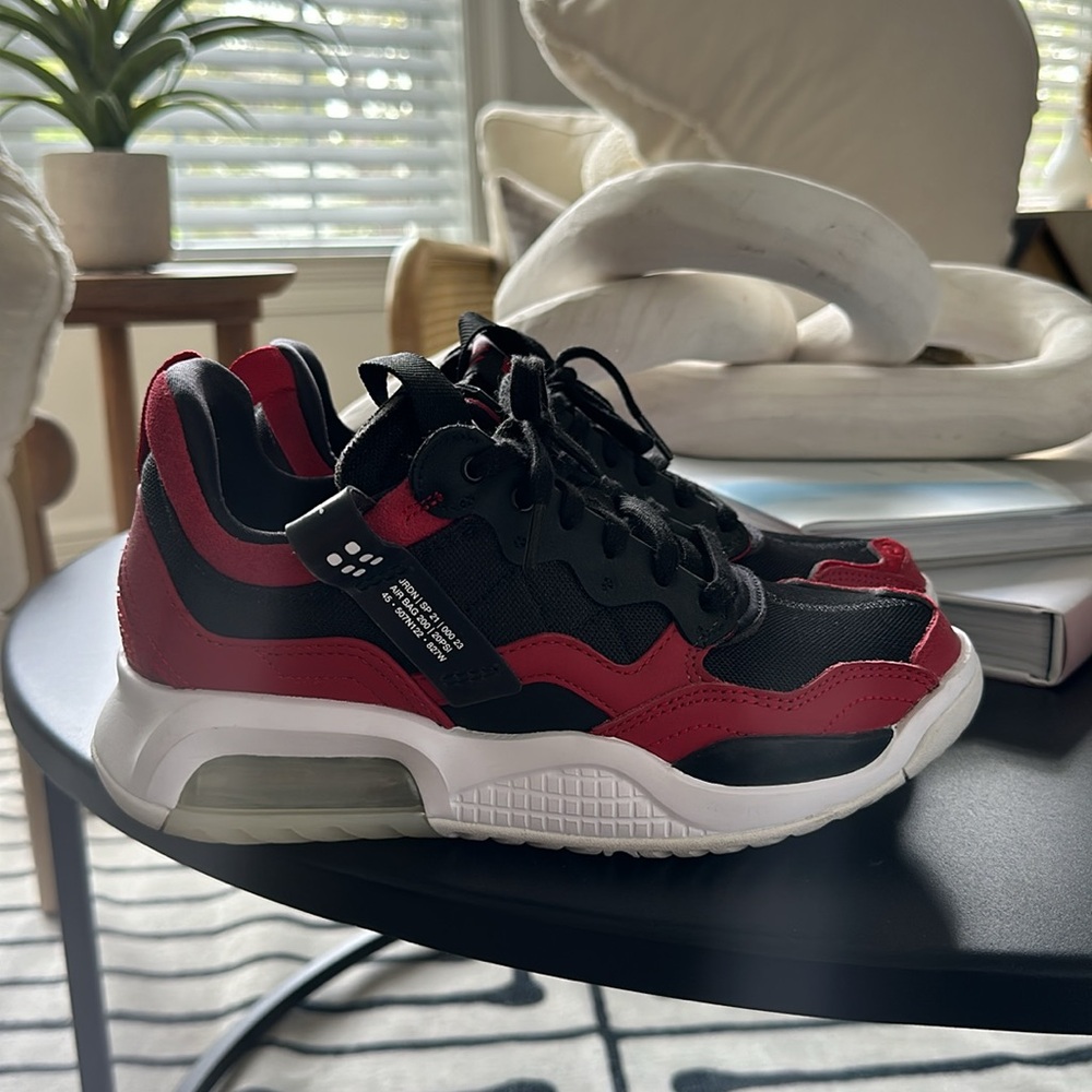 Women’s Air Jordan MA2 ‘Bred’